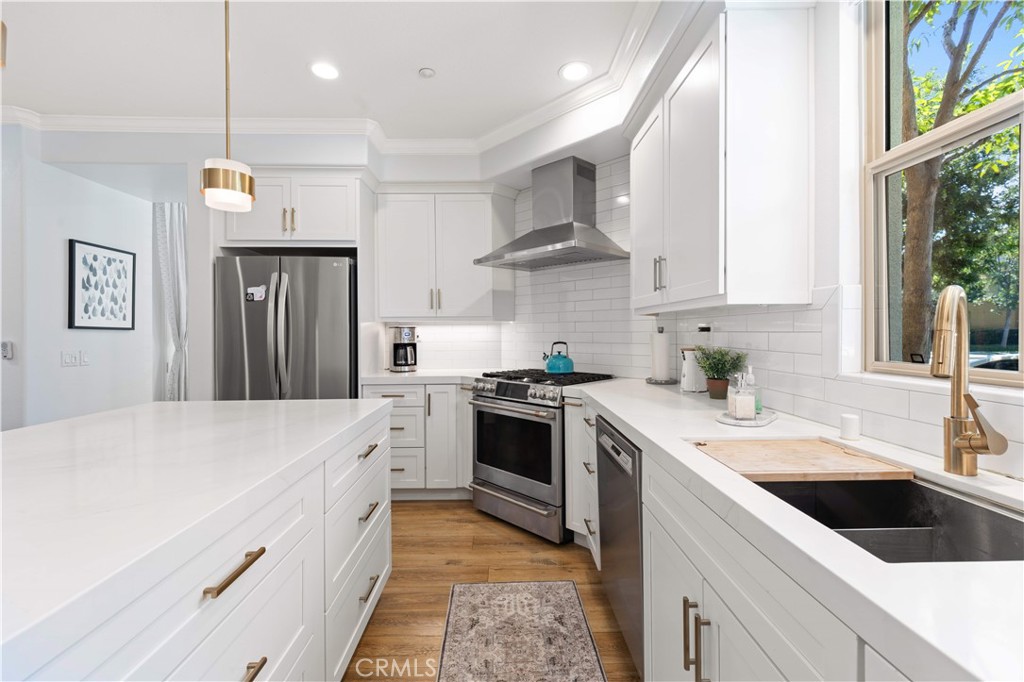 111 Chantilly