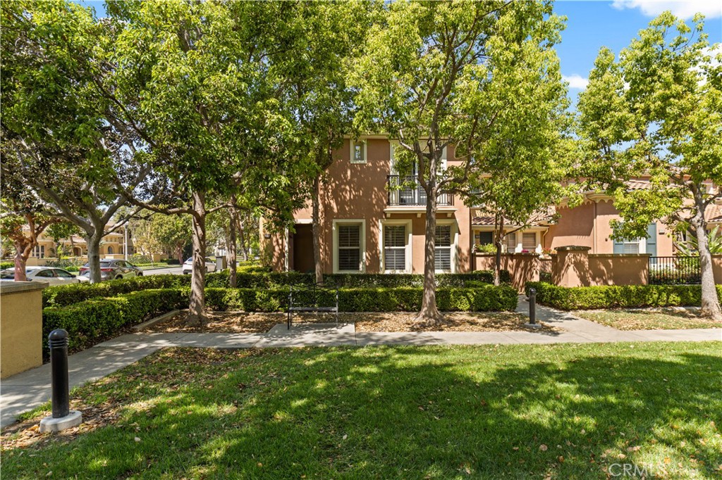 111 Chantilly