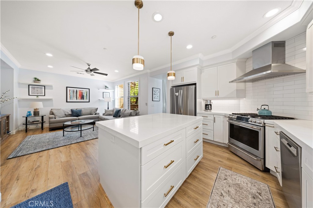111 Chantilly