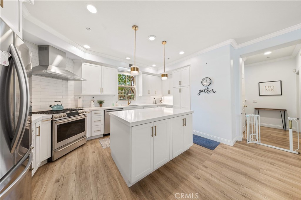 111 Chantilly