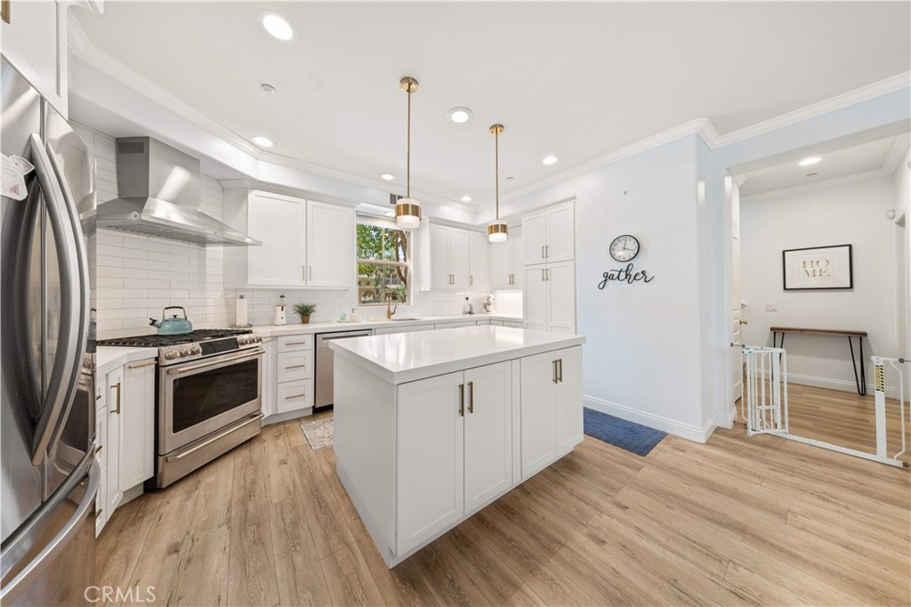 111 Chantilly