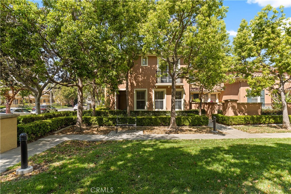 111 Chantilly