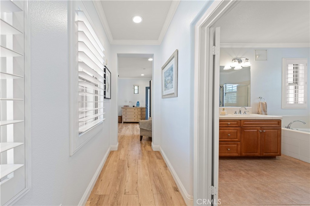 111 Chantilly