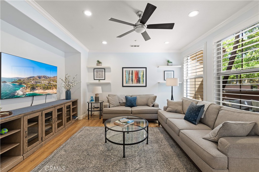 111 Chantilly