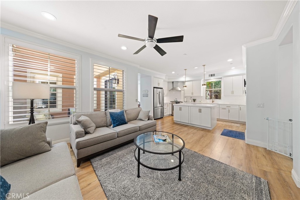 111 Chantilly