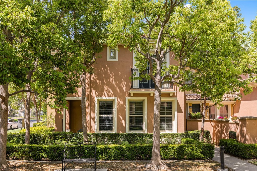 111 Chantilly