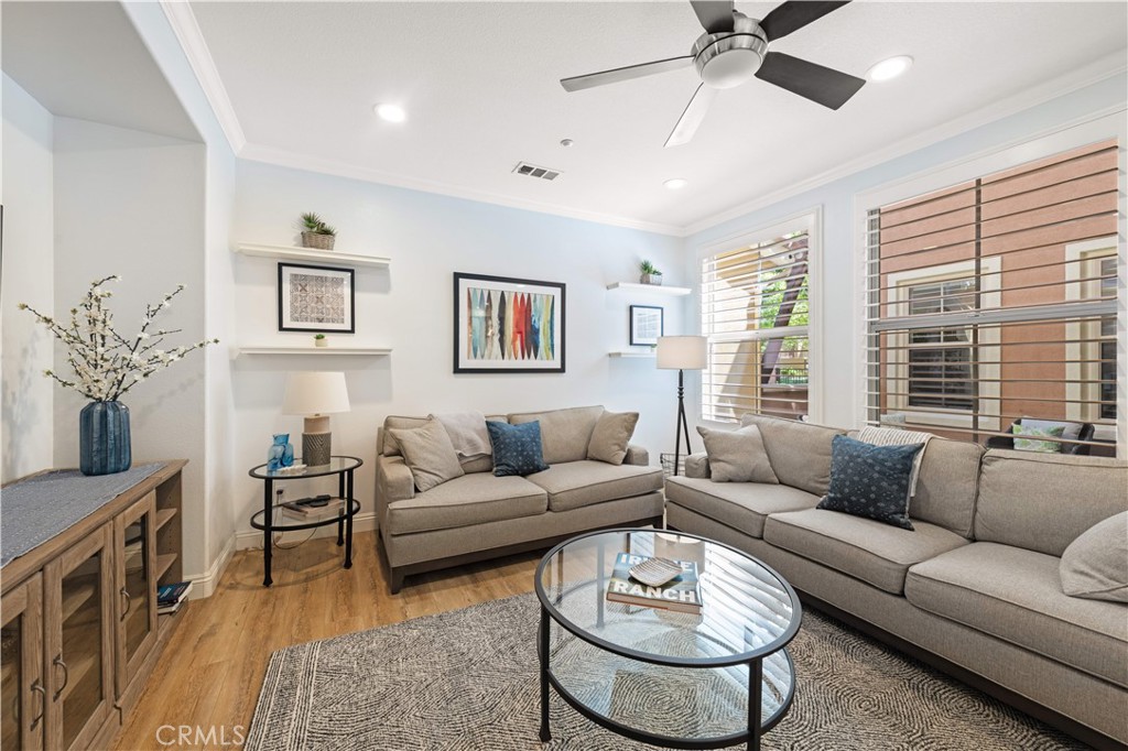 111 Chantilly