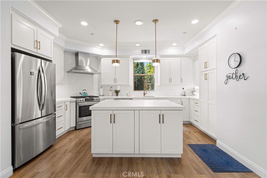 111 Chantilly