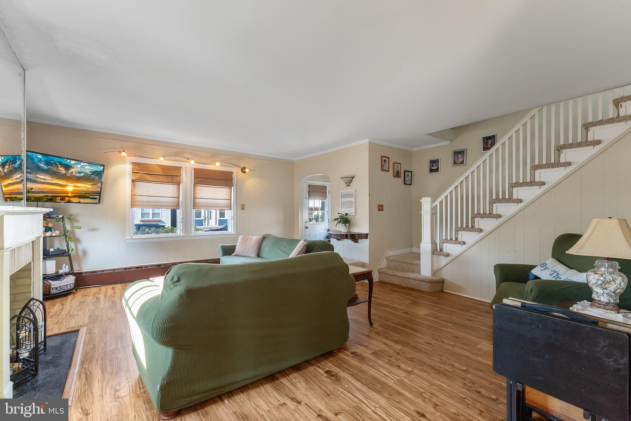 221 W 25TH AVENUE
