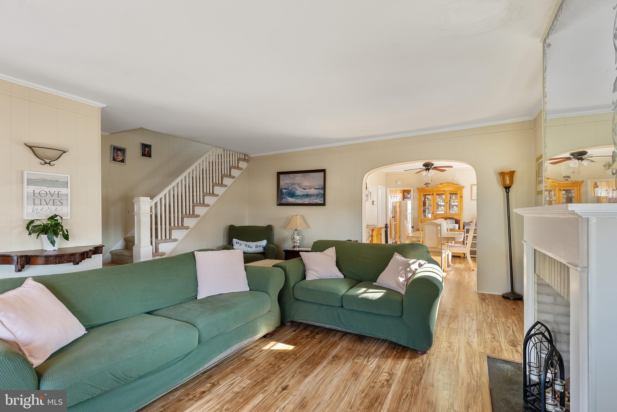 221 W 25TH AVENUE