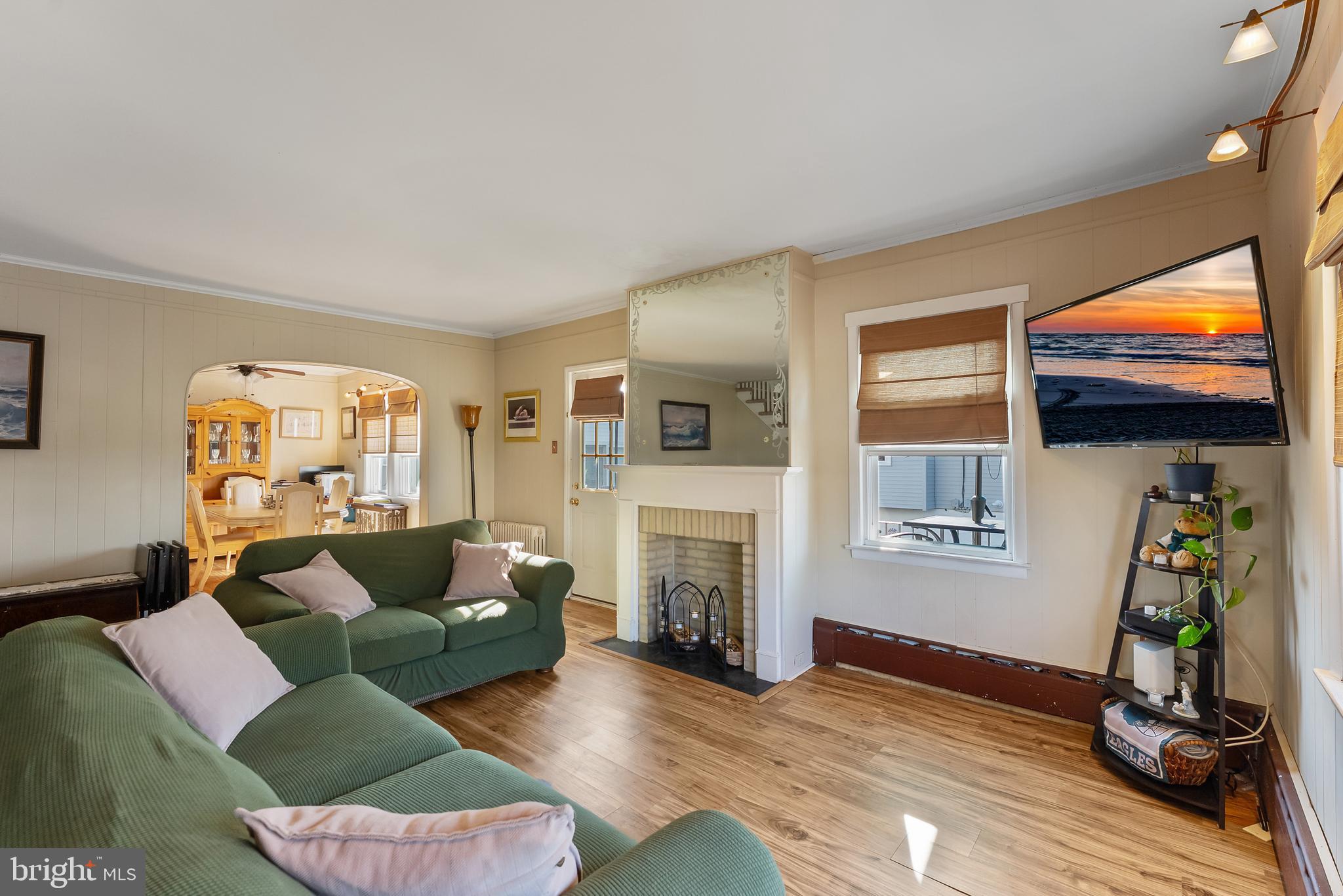 221 W 25TH AVENUE
