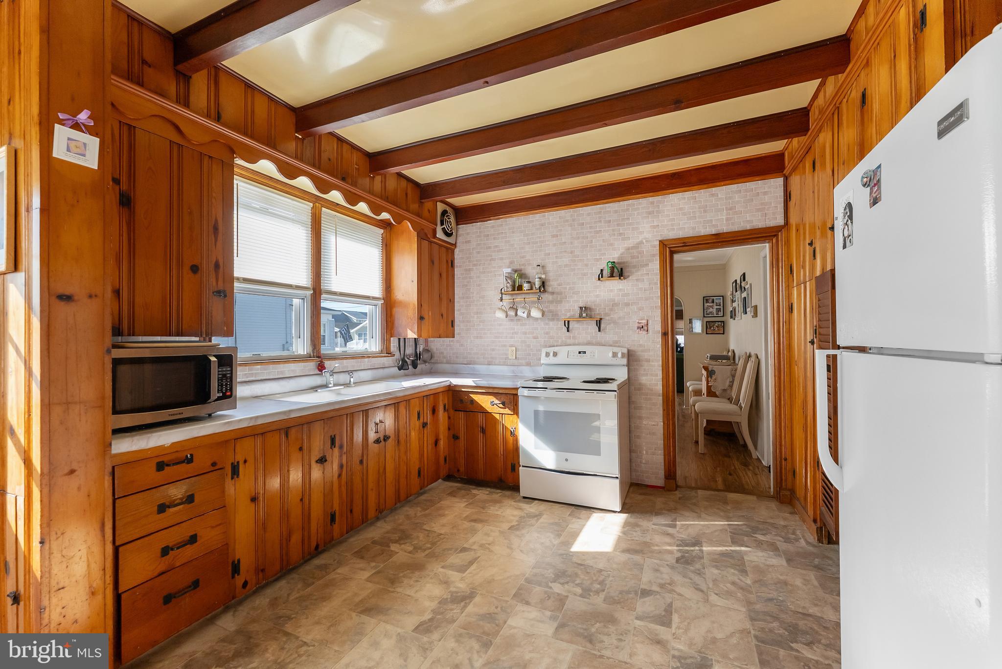 221 W 25TH AVENUE