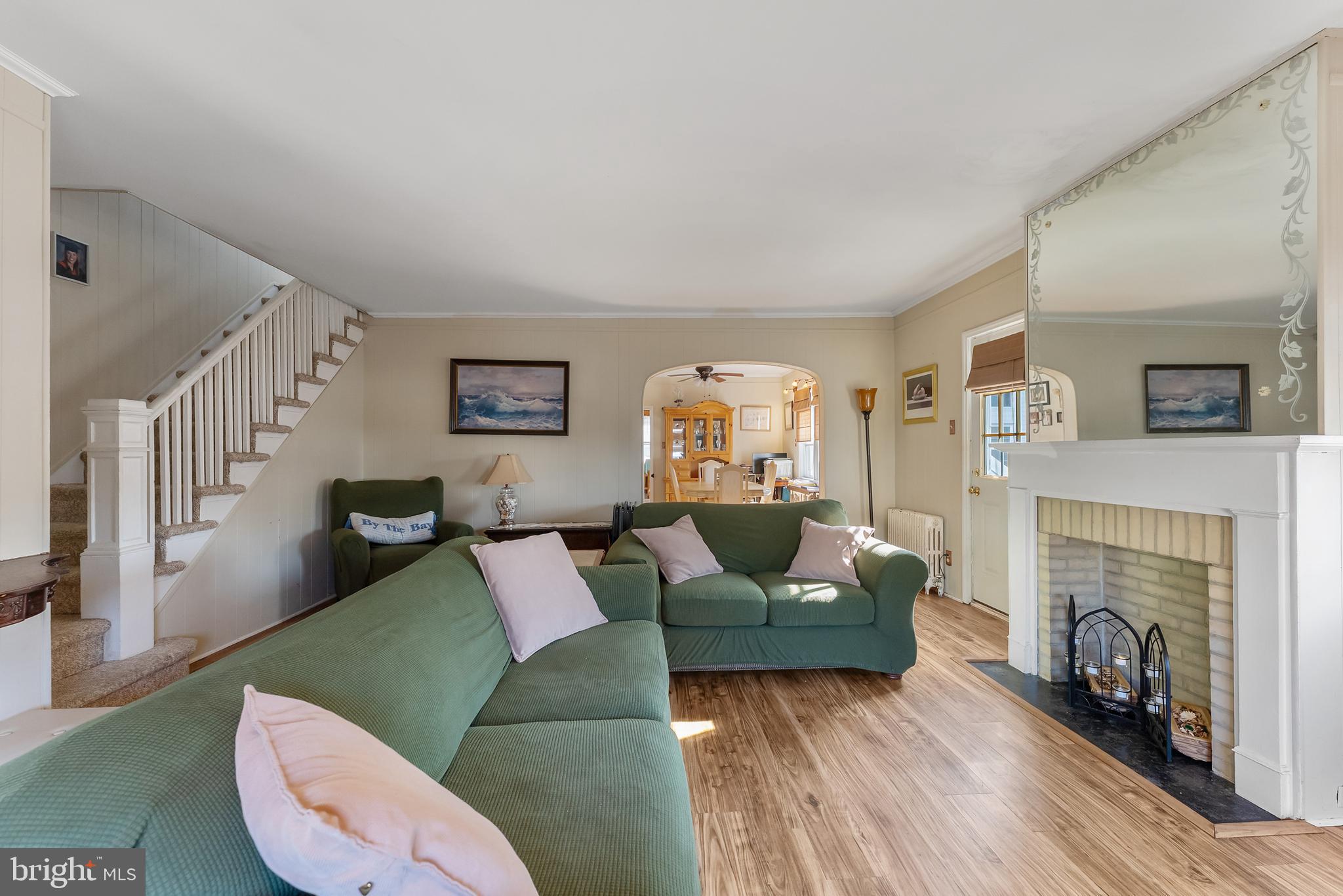 221 W 25TH AVENUE