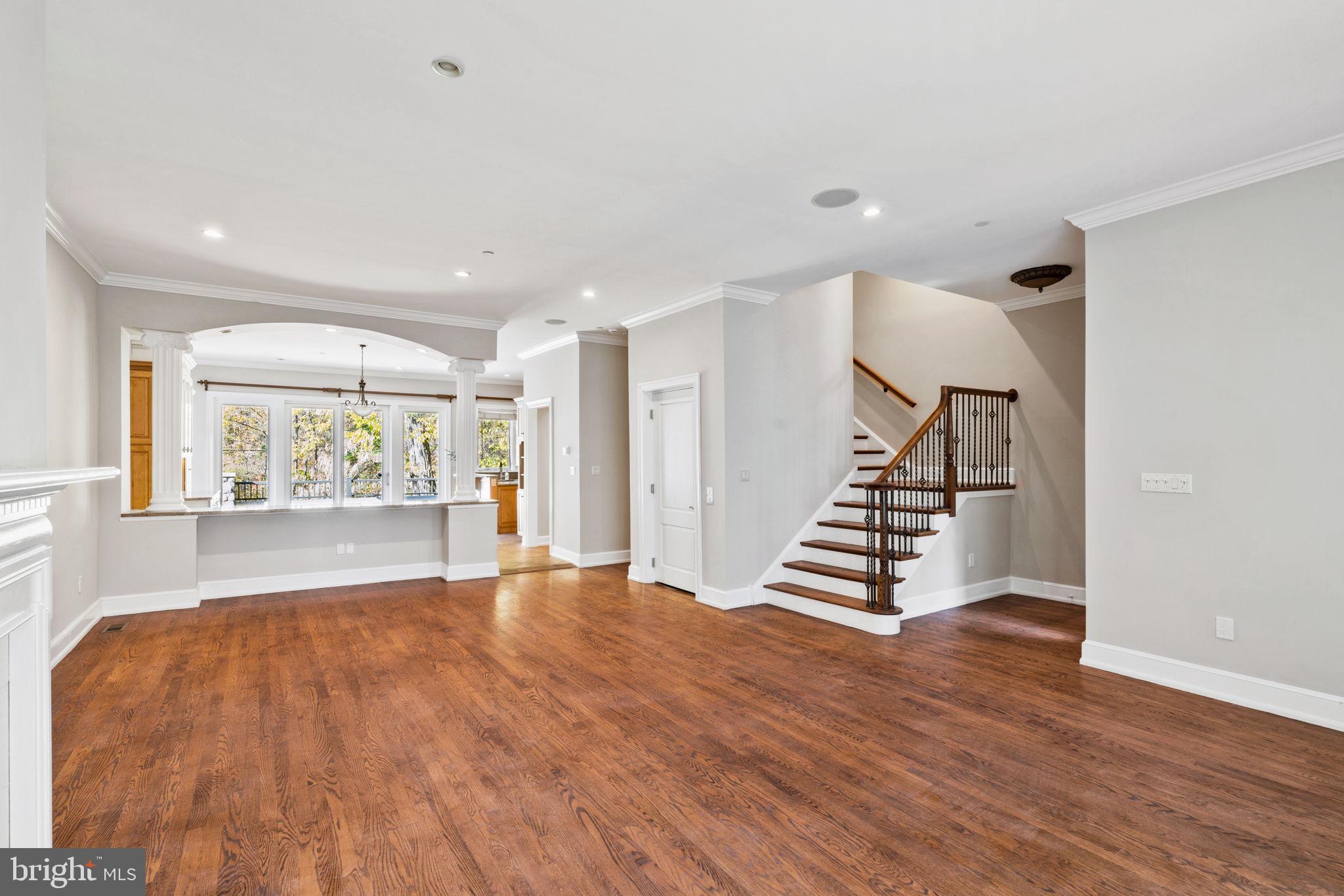 525 WATERVIEW PLACE