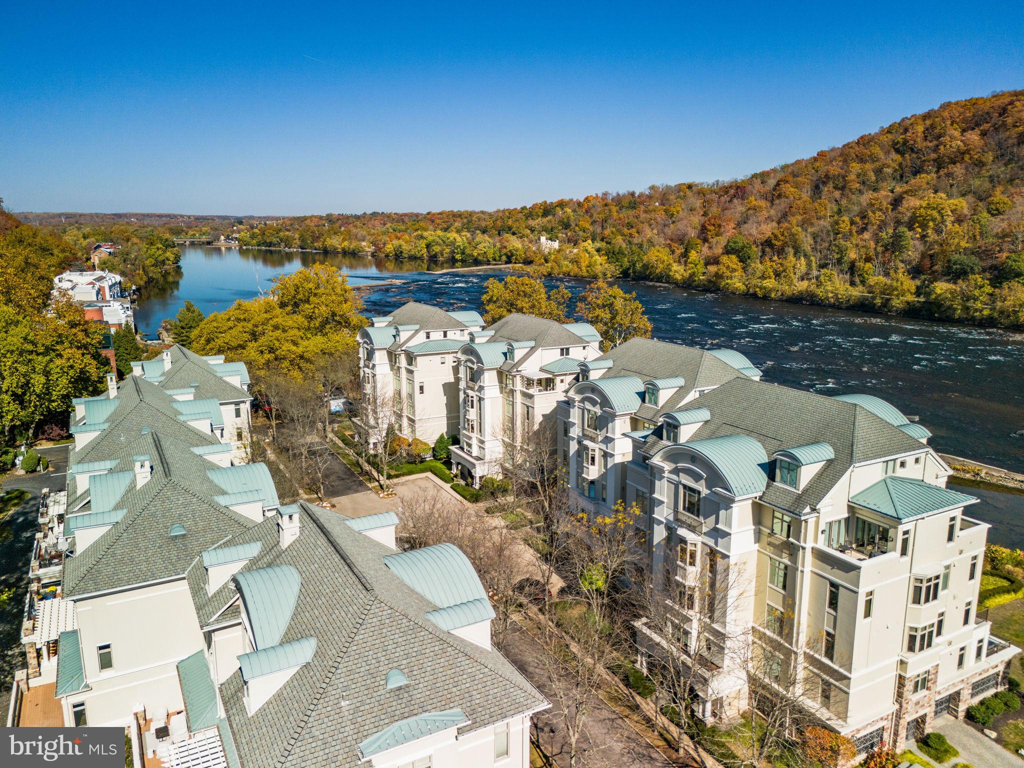 525 WATERVIEW PLACE