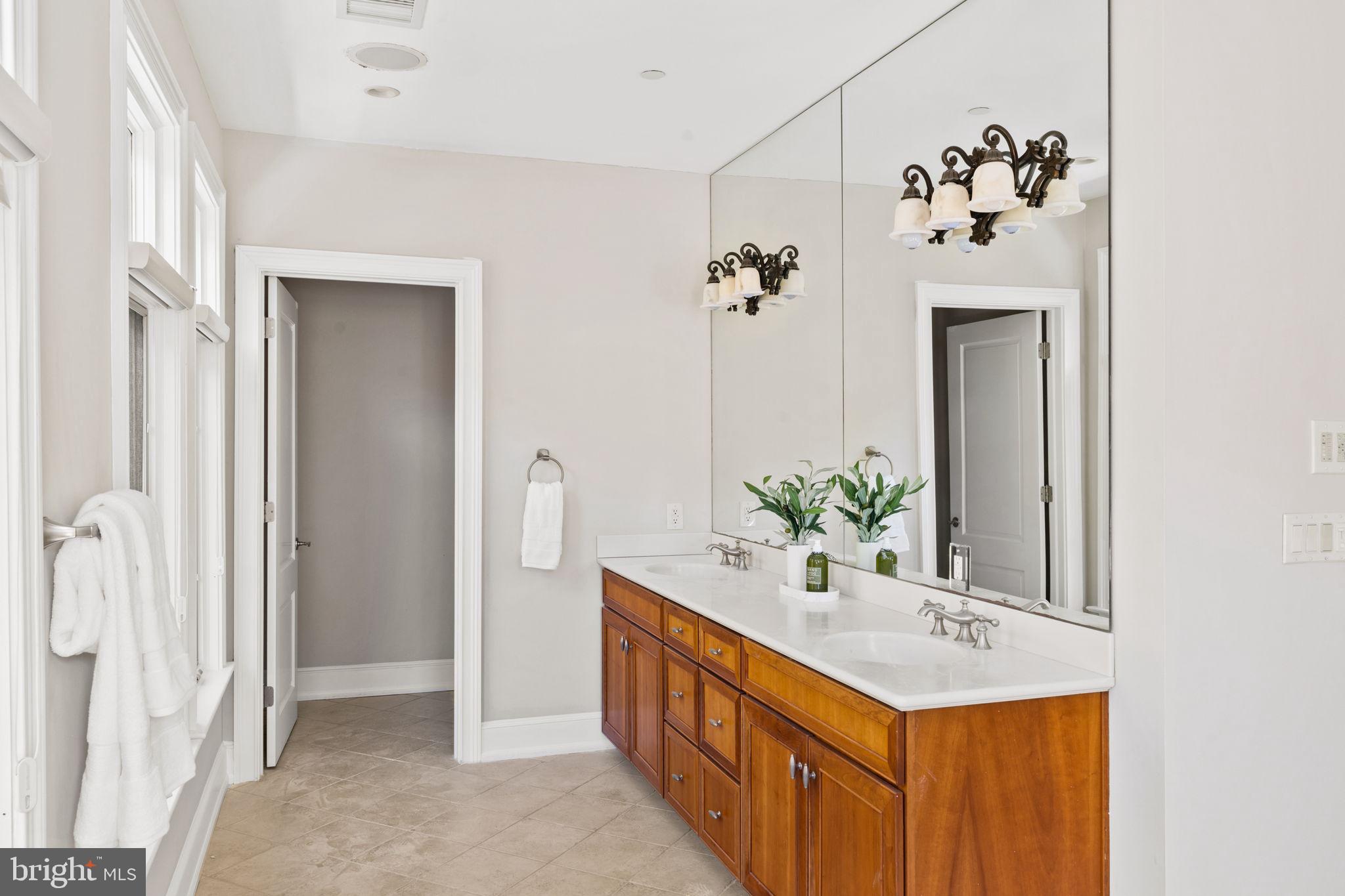525 WATERVIEW PLACE