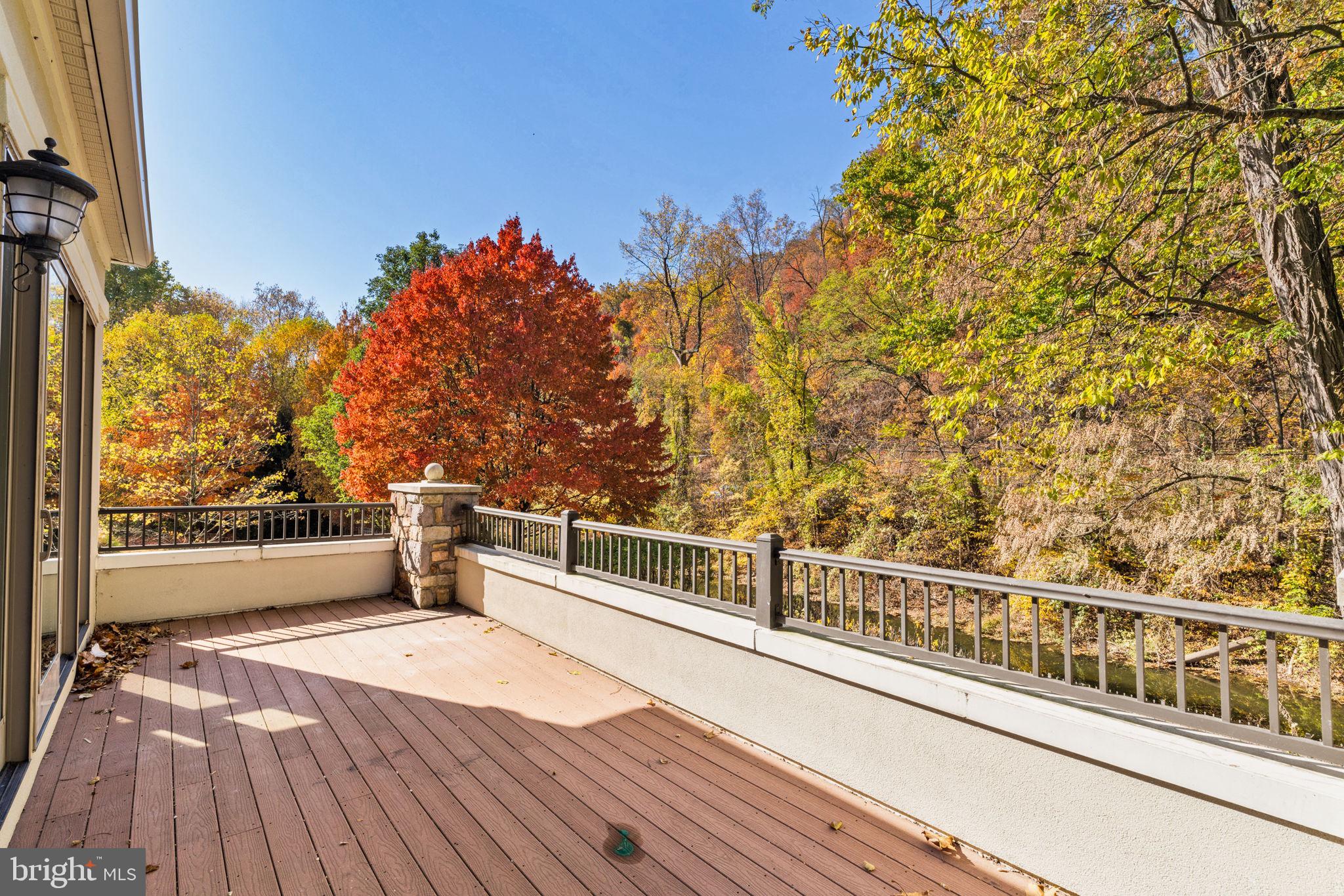 525 WATERVIEW PLACE
