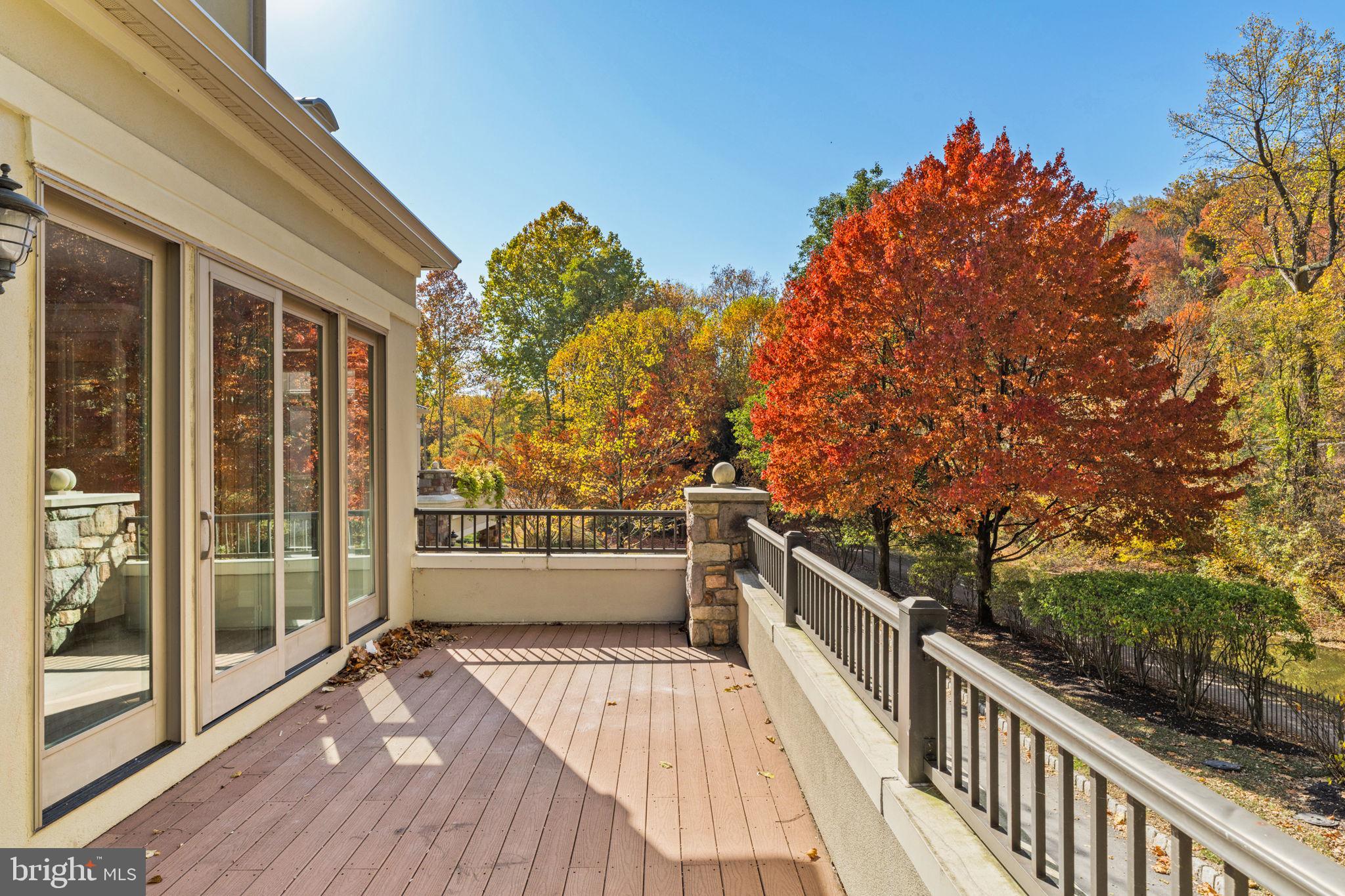 525 WATERVIEW PLACE