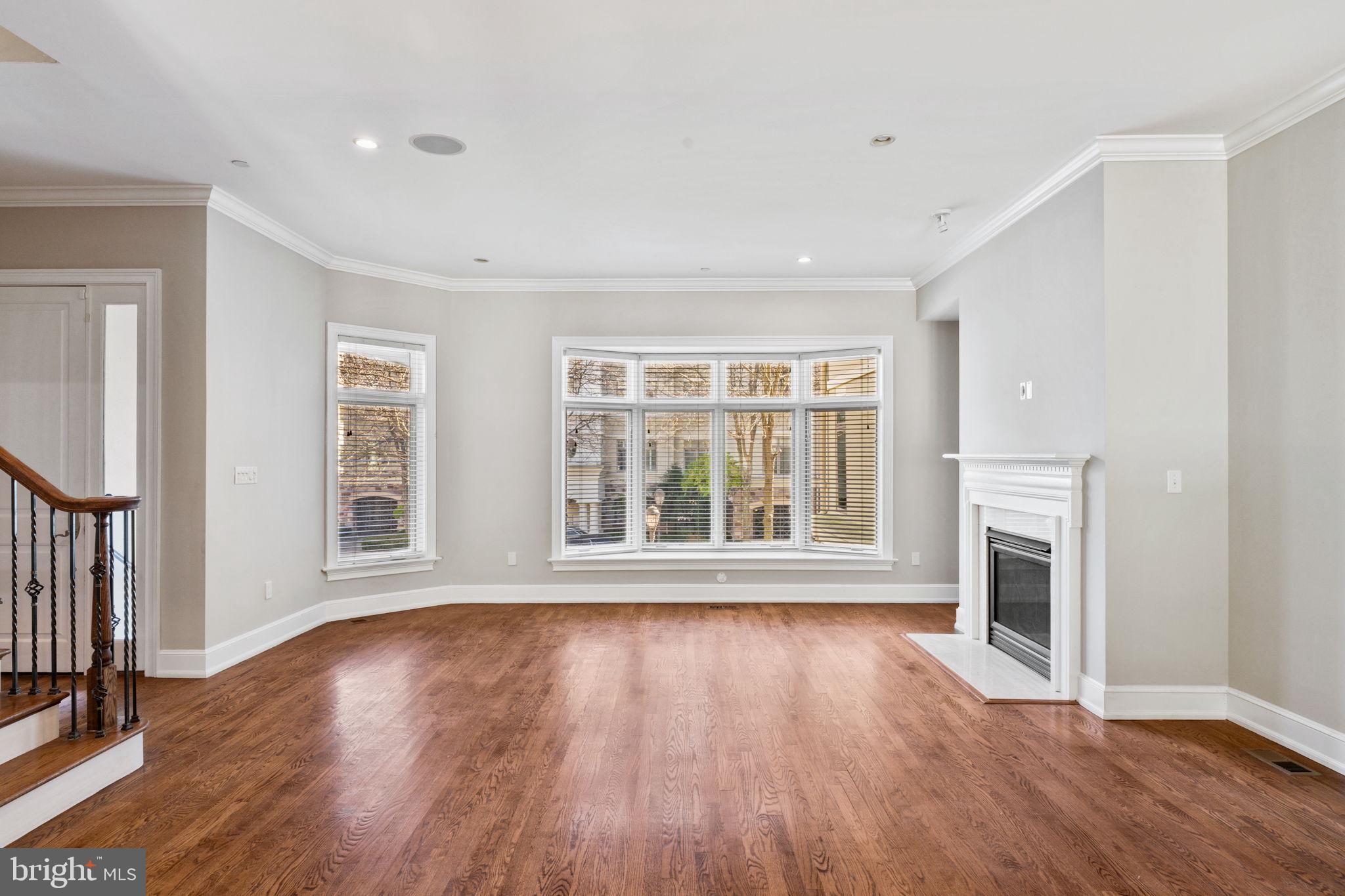 525 WATERVIEW PLACE