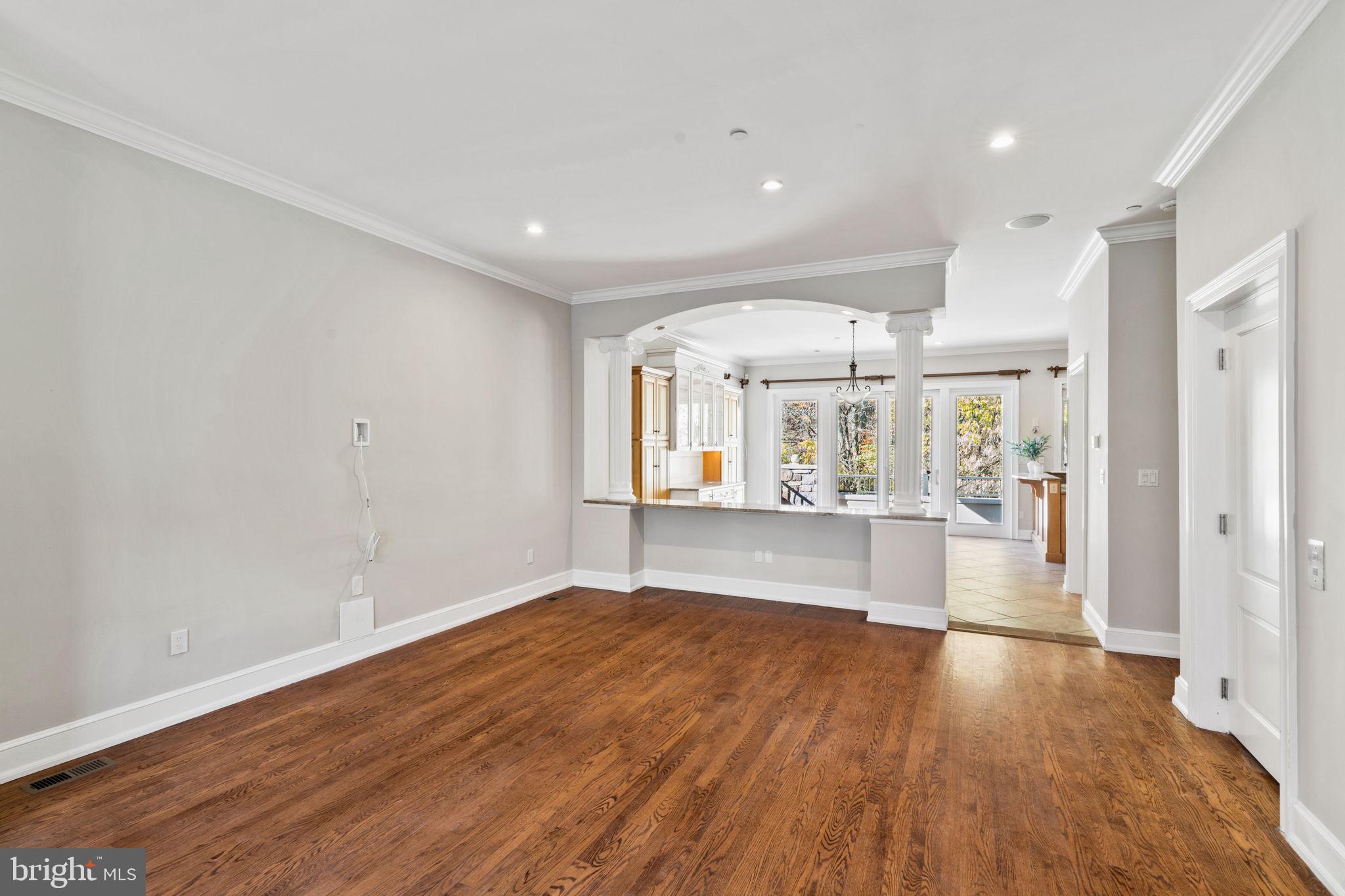 525 WATERVIEW PLACE