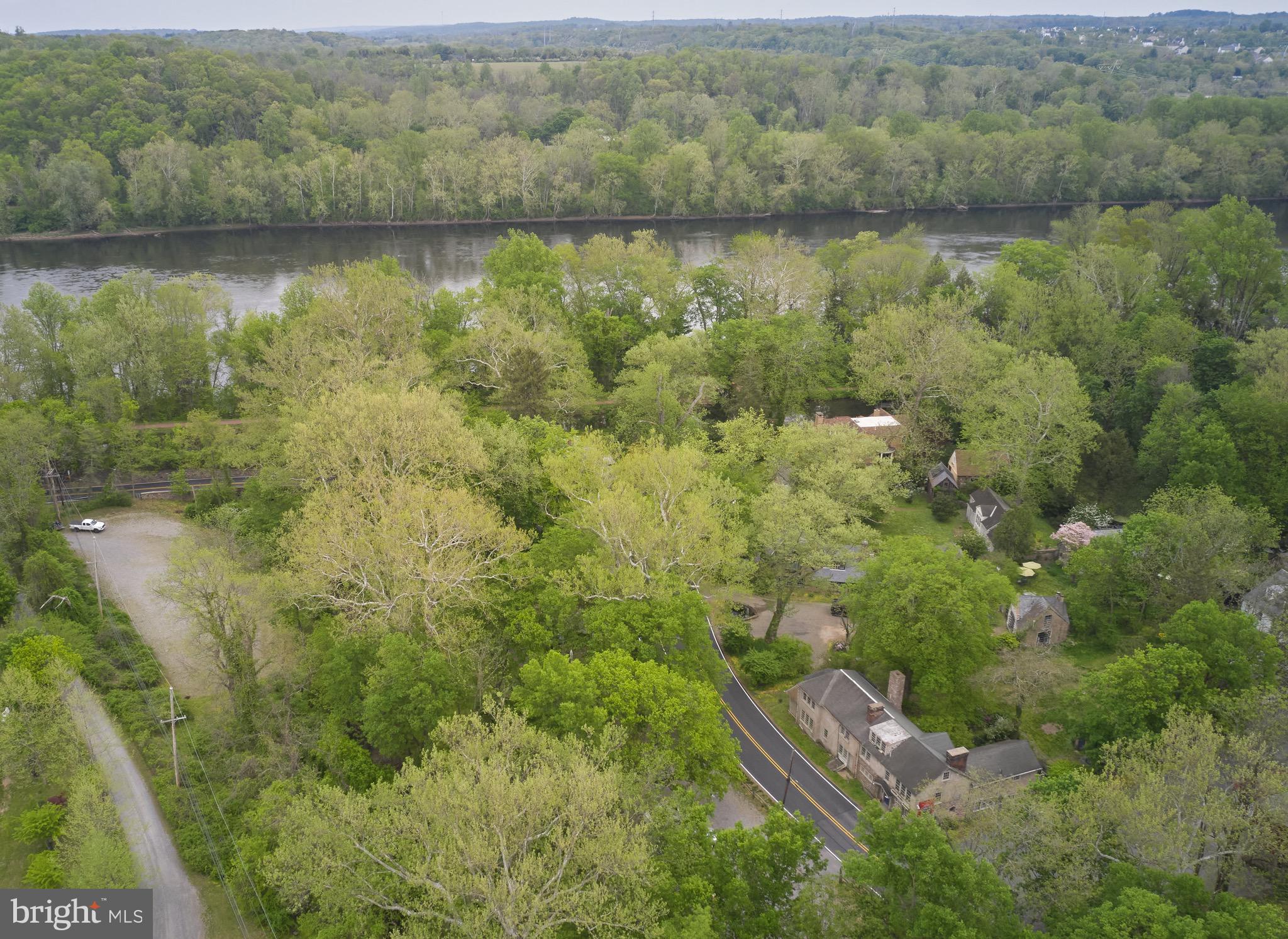 2590 RIVER ROAD