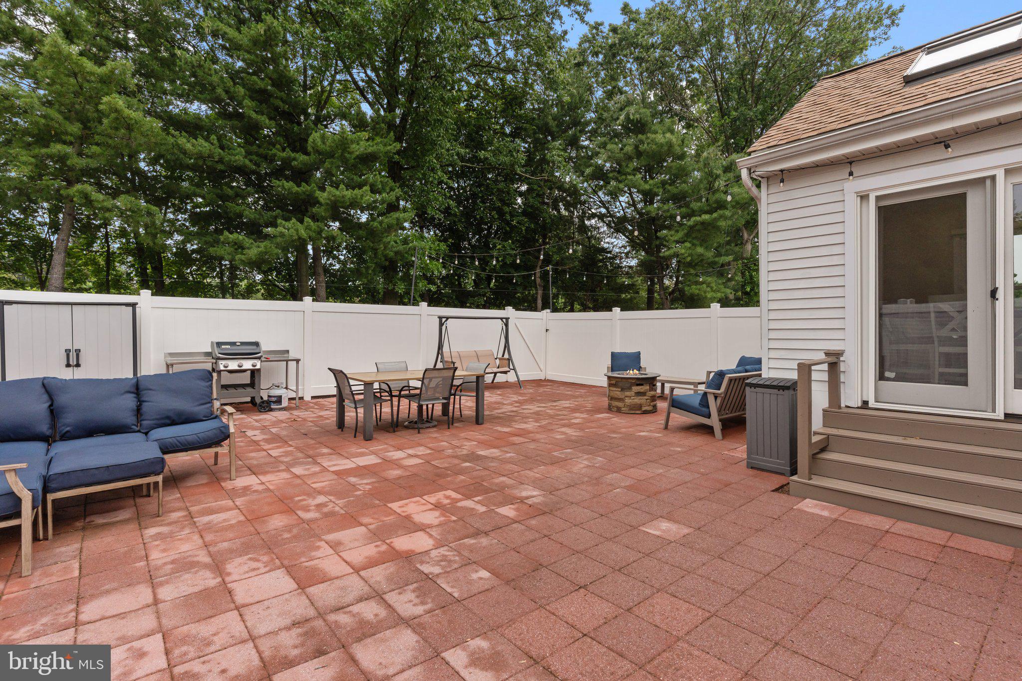 44 W WINDROSE DRIVE