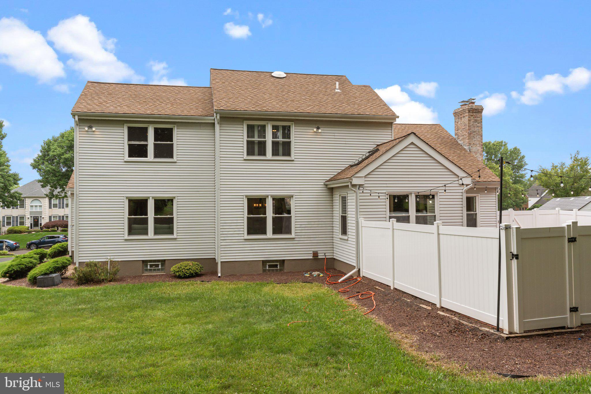 44 W WINDROSE DRIVE