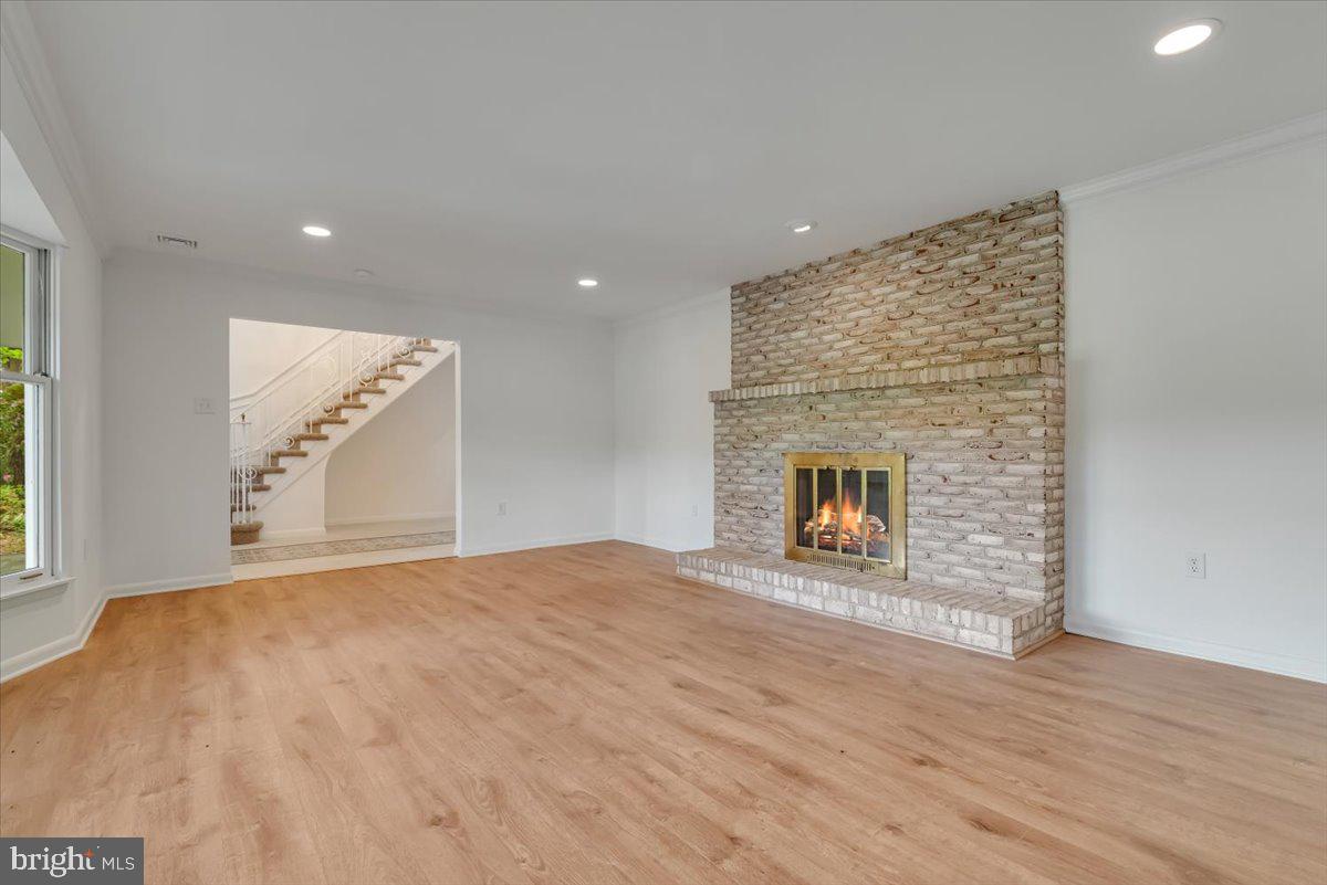 711 E CENTER STREET