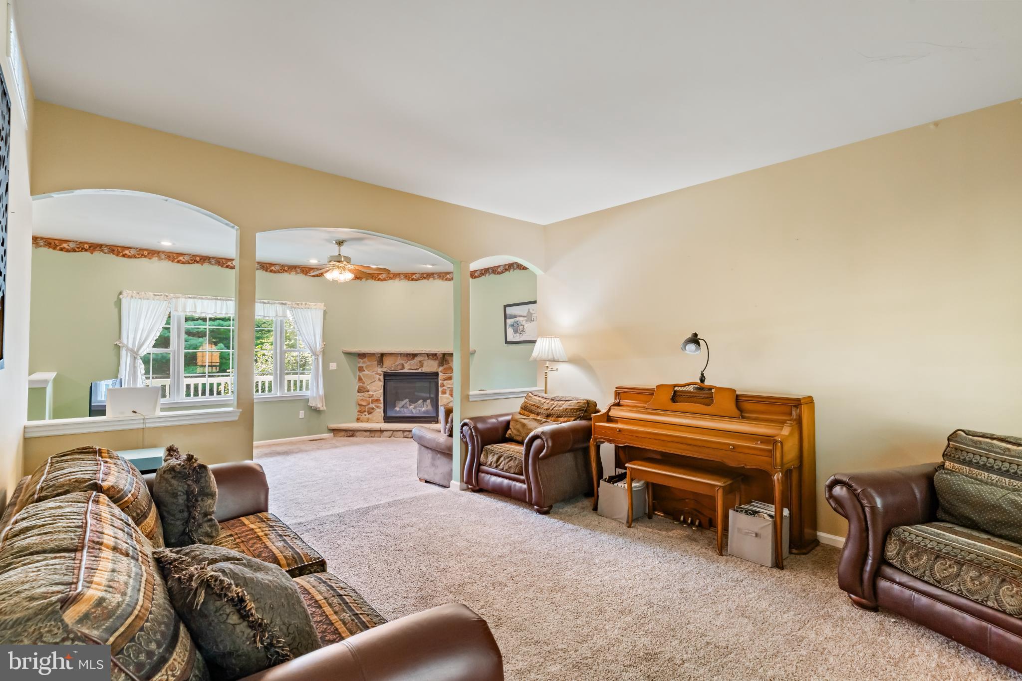 410 MAXINE DRIVE