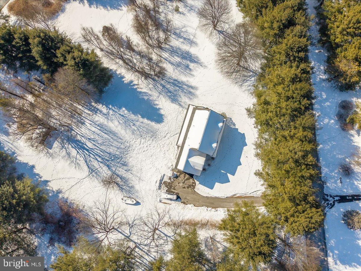 410 MAXINE DRIVE
