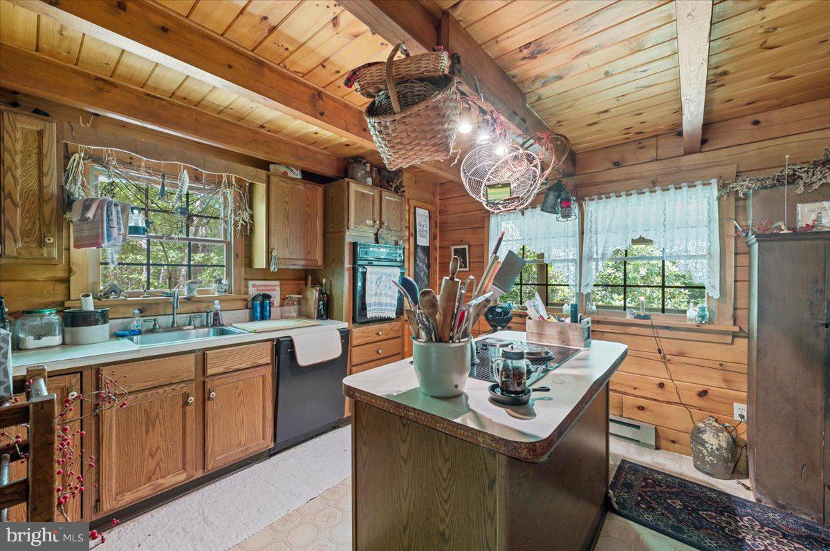 15 LOCUST DRIVE