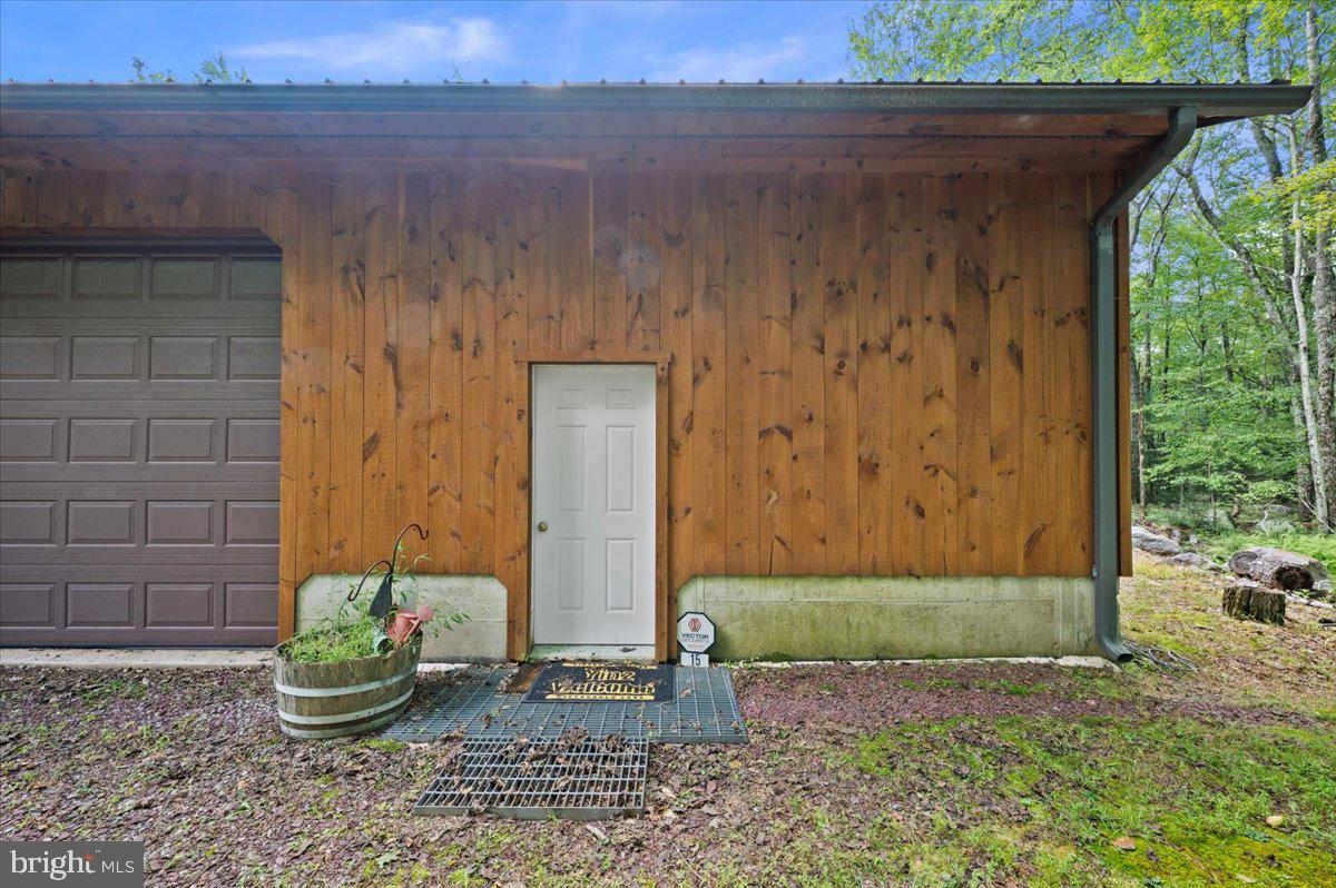 15 LOCUST DRIVE