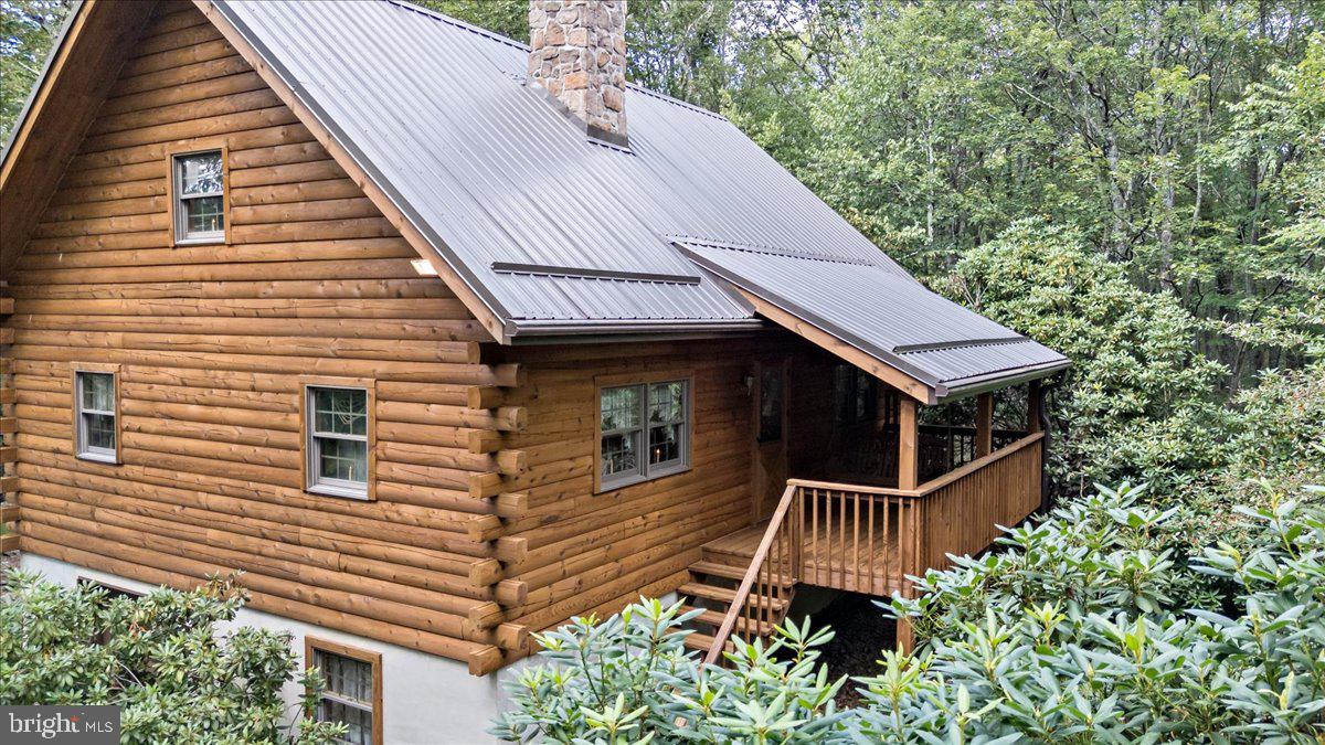15 LOCUST DRIVE