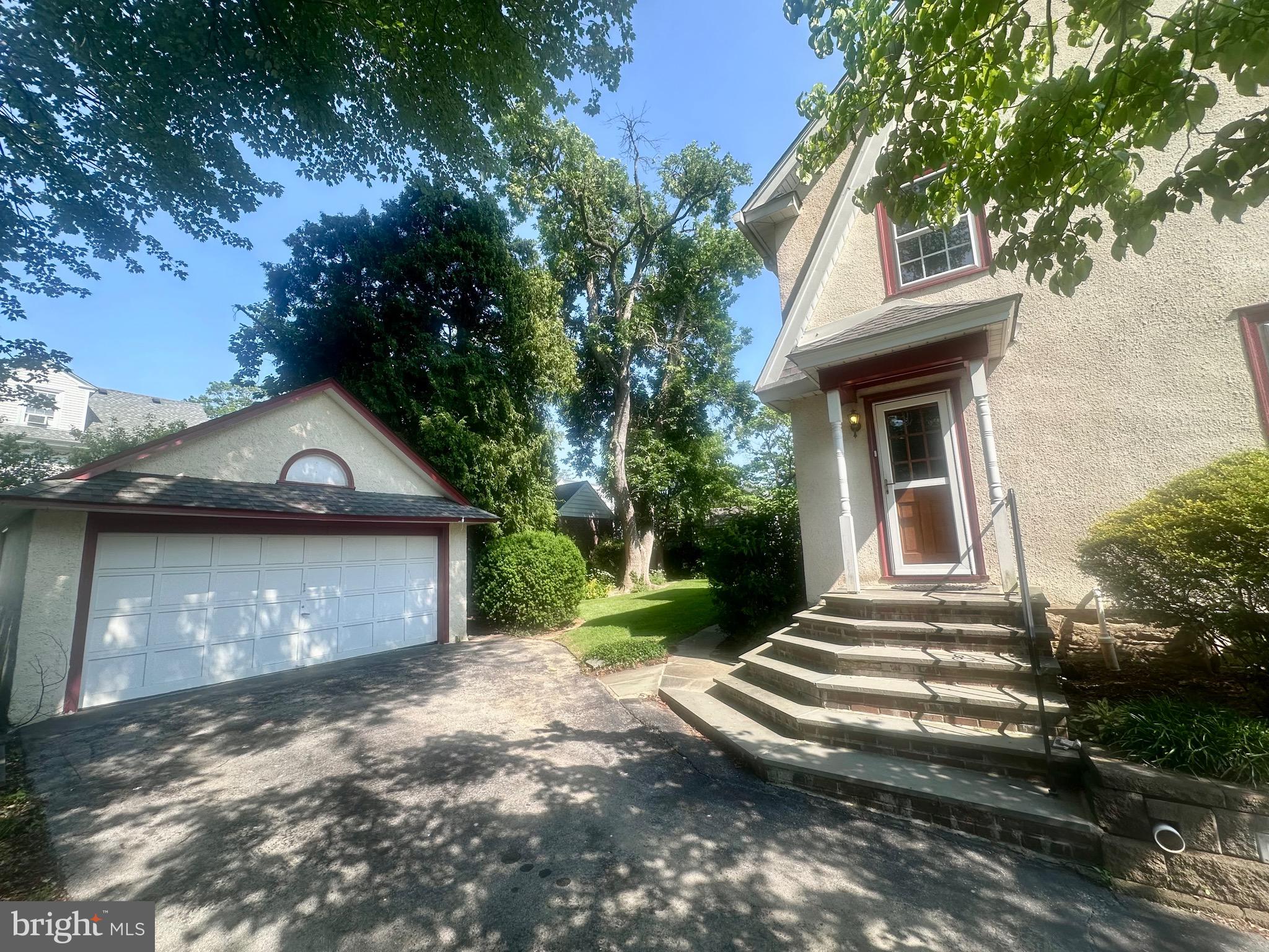 607 HARPER AVENUE