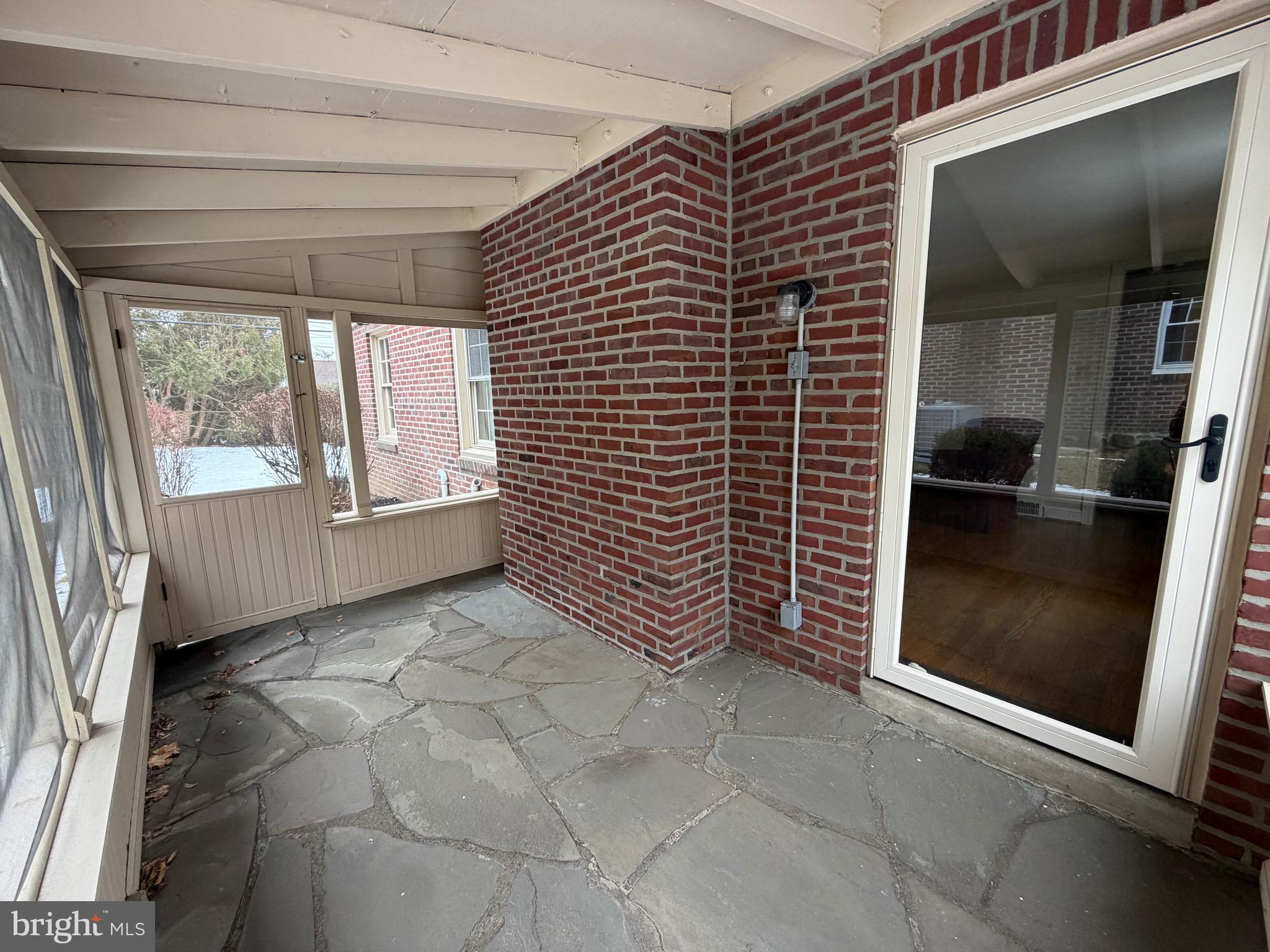 1116 BLYTHE AVENUE