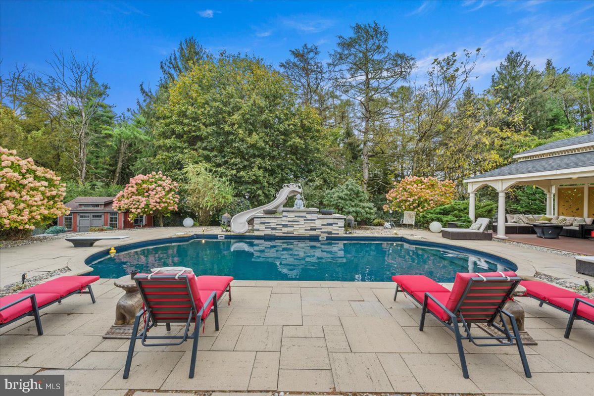 6942 LEHIGH COURT