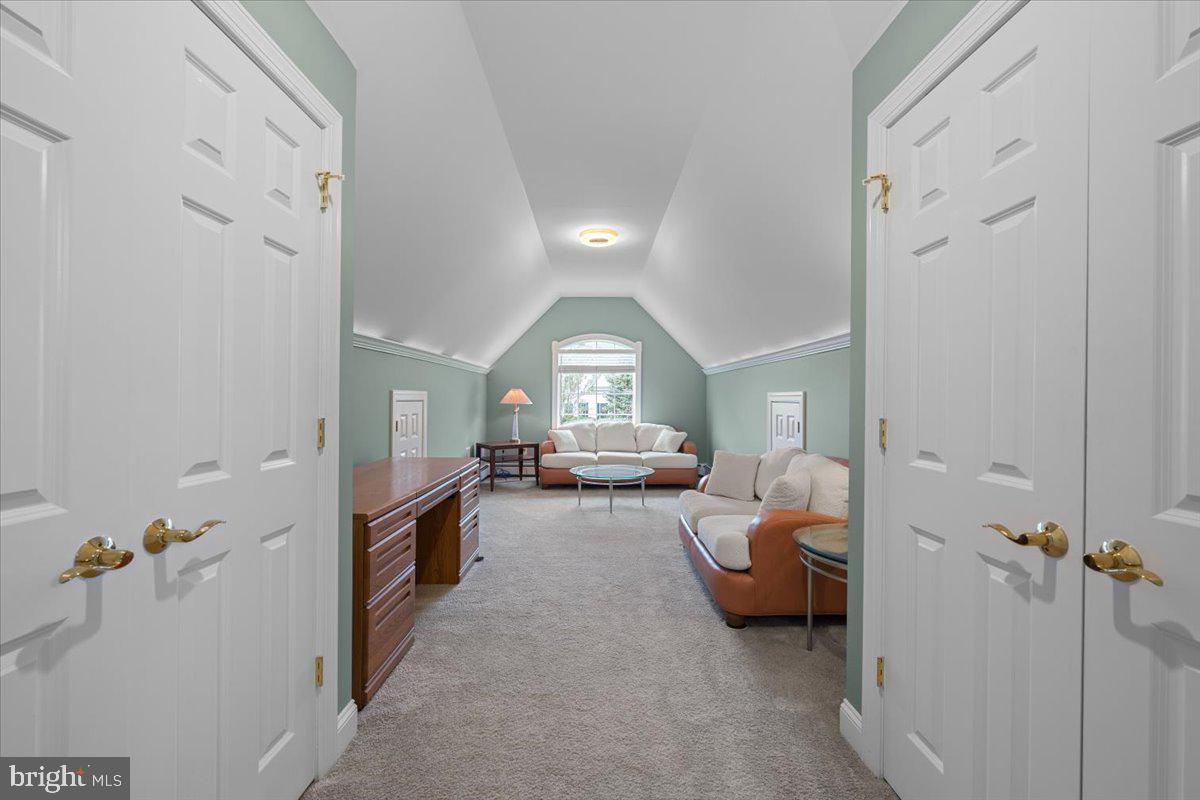 6942 LEHIGH COURT