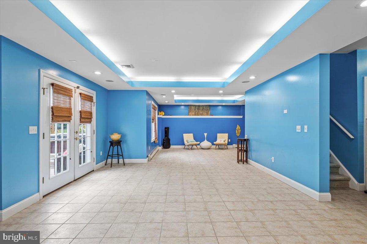 6942 LEHIGH COURT