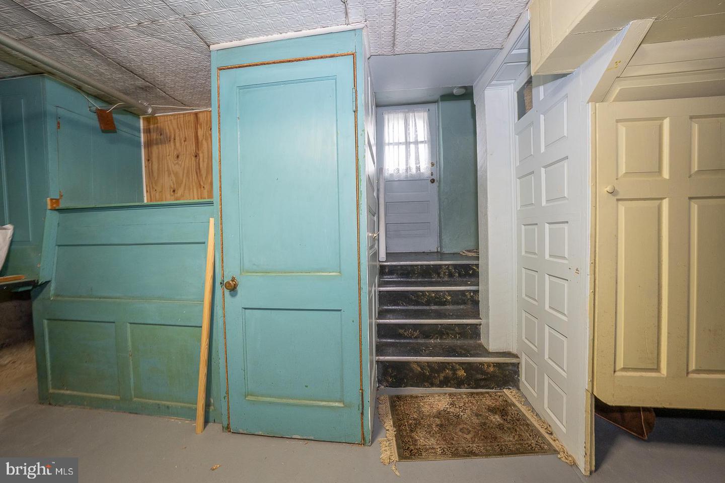 15 Woodbine Ave