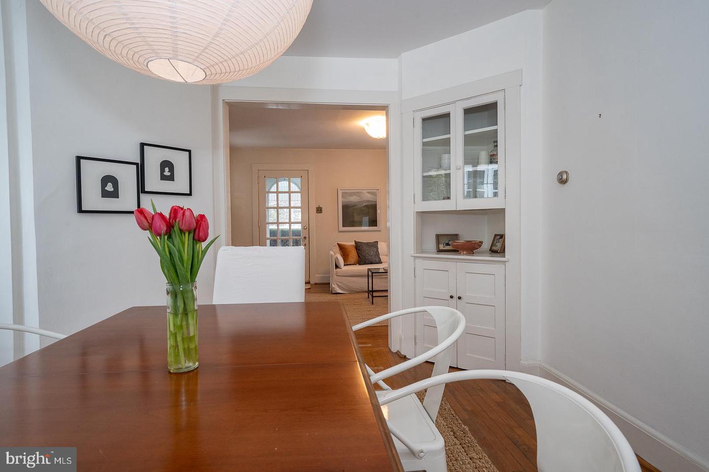 15 Woodbine Ave