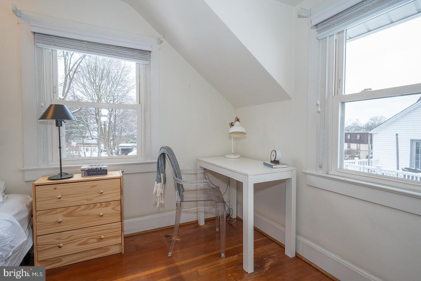 15 Woodbine Ave