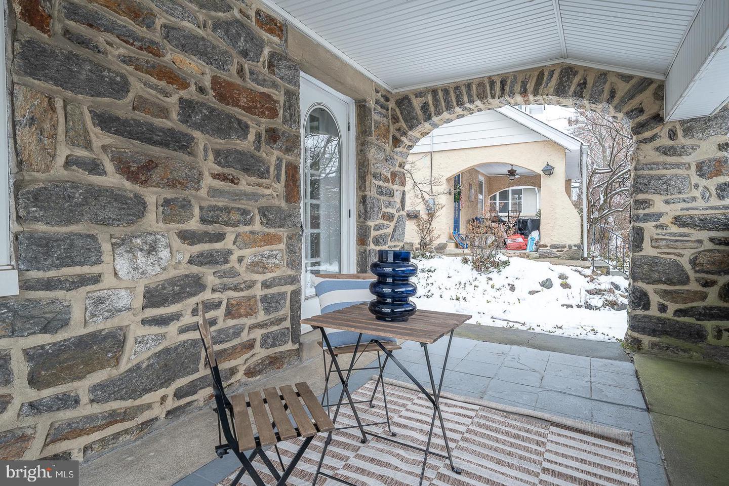 15 Woodbine Ave
