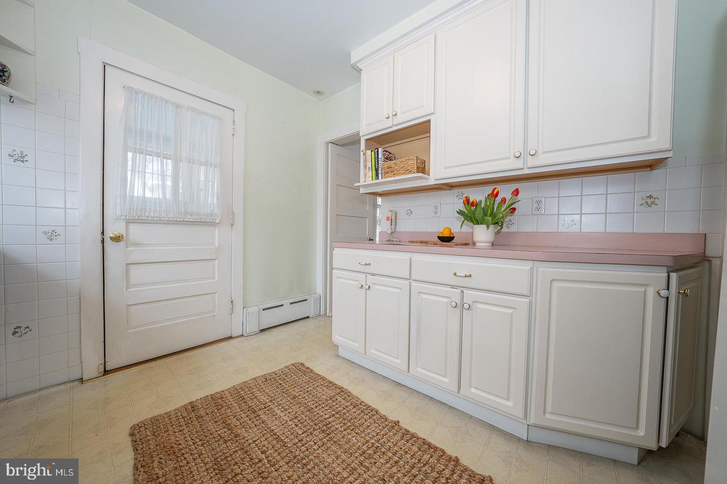 15 Woodbine Ave