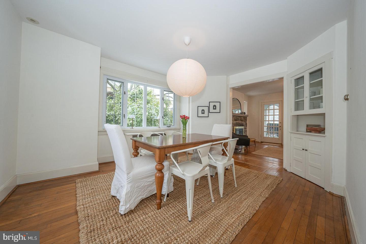 15 Woodbine Ave