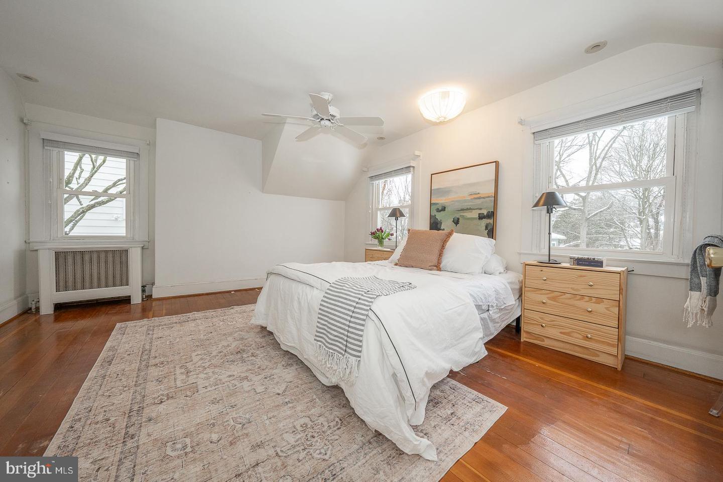 15 Woodbine Ave