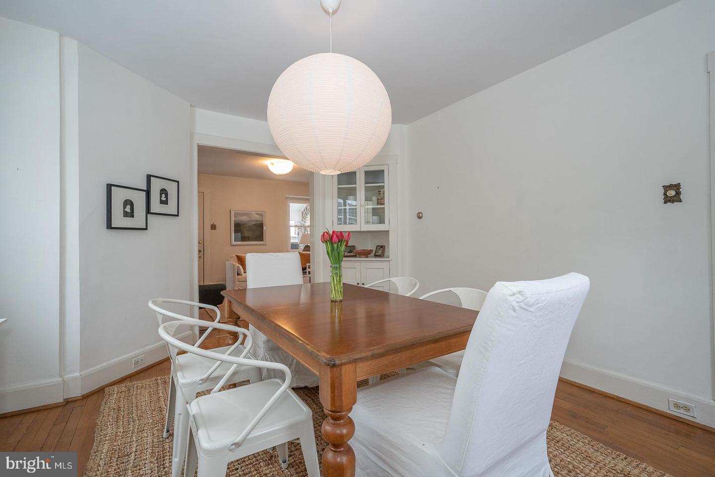 15 Woodbine Ave