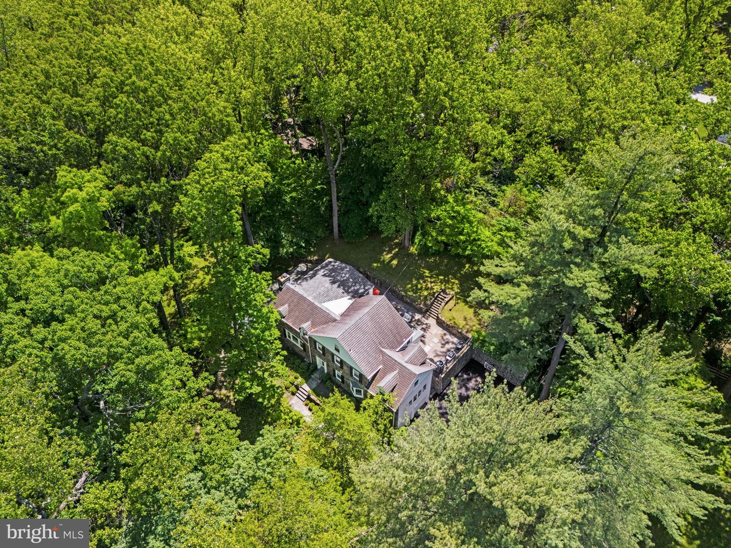 1031 Bryn Mawr Ave