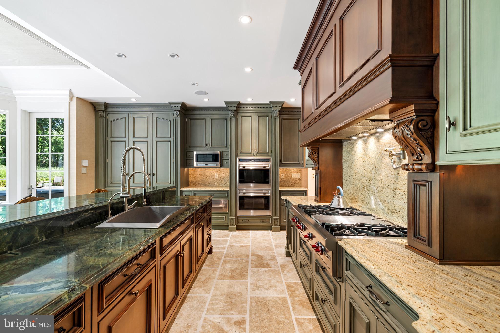 726 JOHN BARRY DRIVE