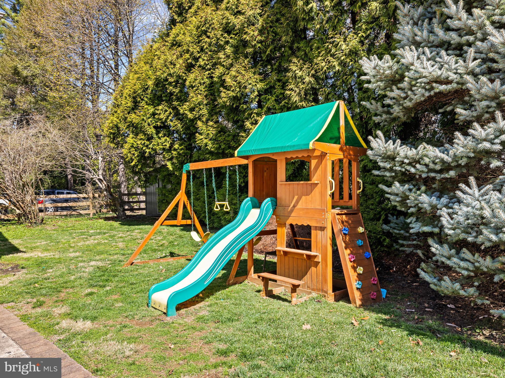 1211 FAIRACRES ROAD