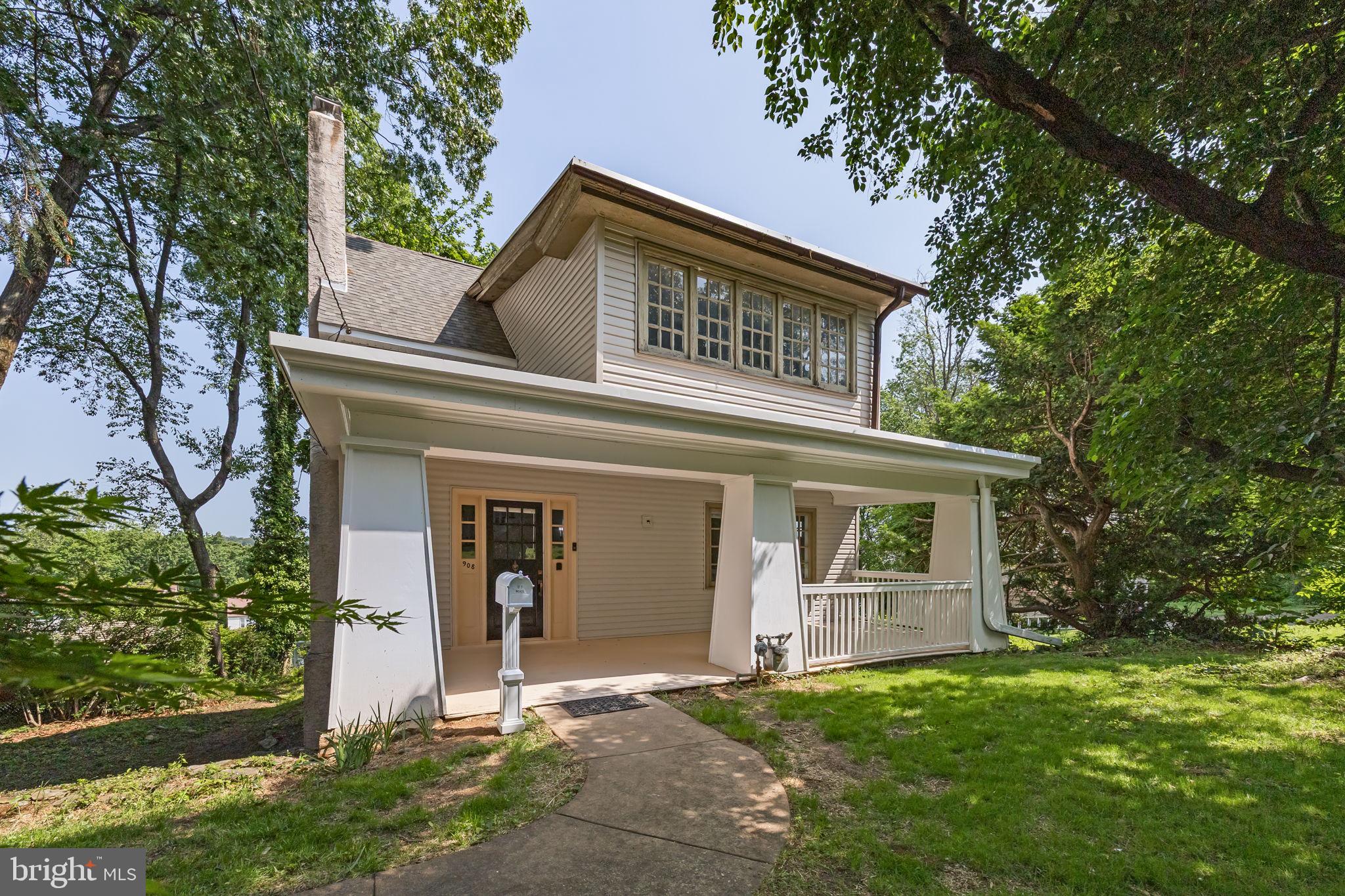 908 EDGE HILL ROAD